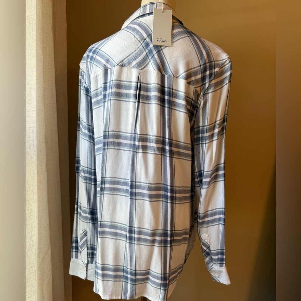 Rails Knit Buttondown - Picture 2 of 4